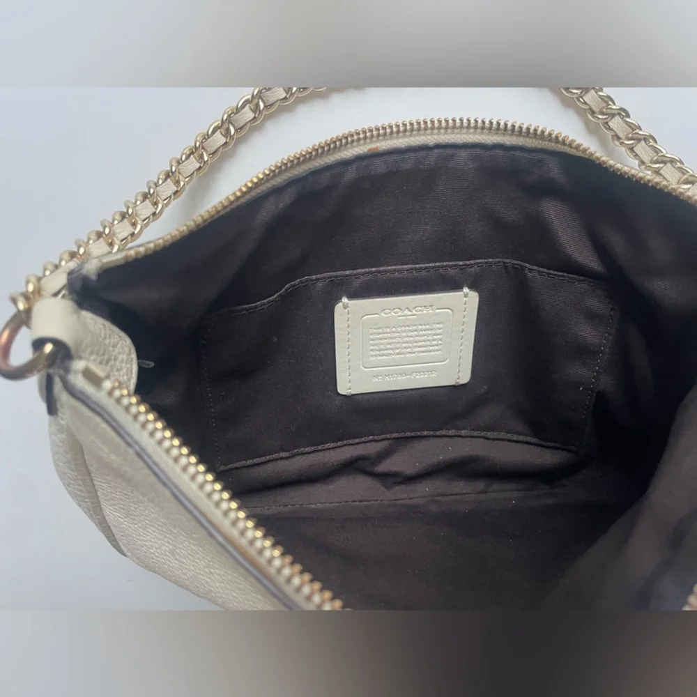 Coach Off-White Leather Shoulder Bag - Picture 4 of 10